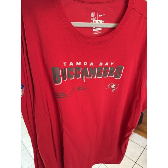 Nike On Field Apparel Size 3XL Tampa Bay Buccaneers Red Long Sleeve Shirt - Picture 1 of 3